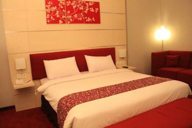 Tjokro Hotel Klaten Esterno foto