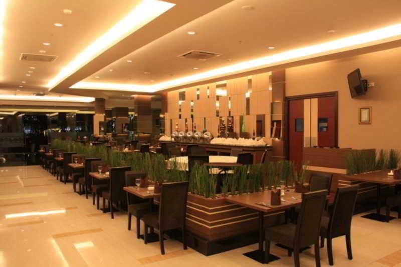 Tjokro Hotel Klaten Esterno foto