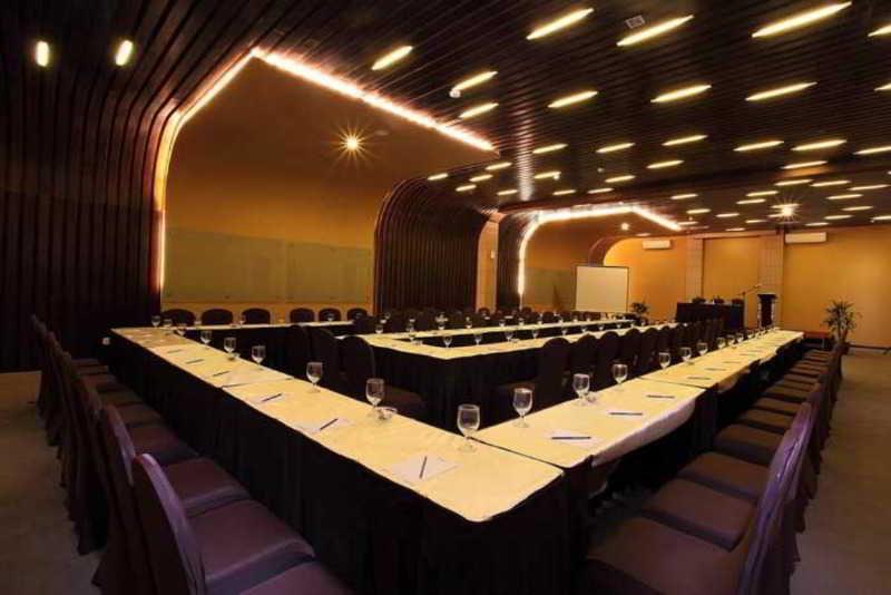 Tjokro Hotel Klaten Esterno foto