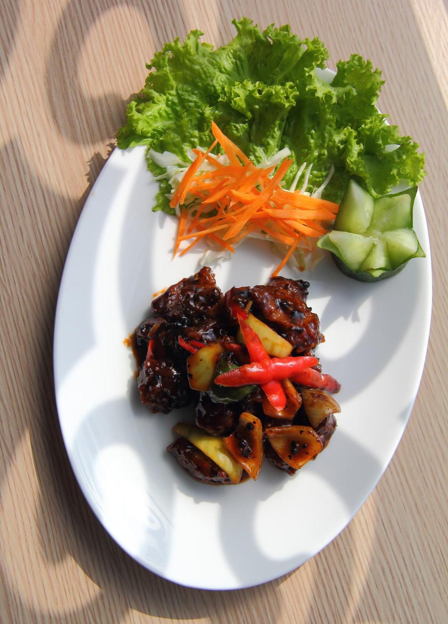 Tjokro Hotel Klaten Esterno foto