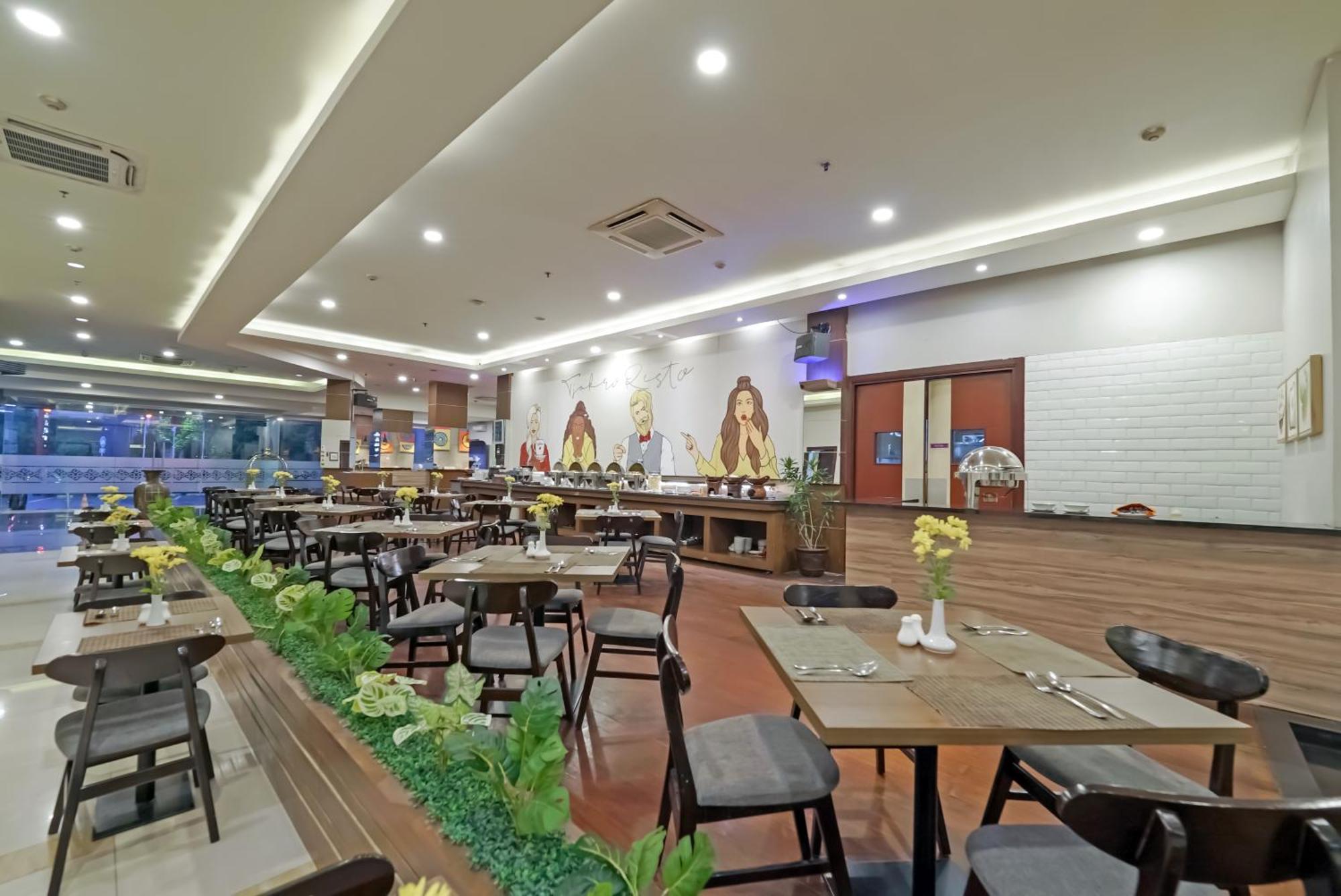 Tjokro Hotel Klaten Esterno foto