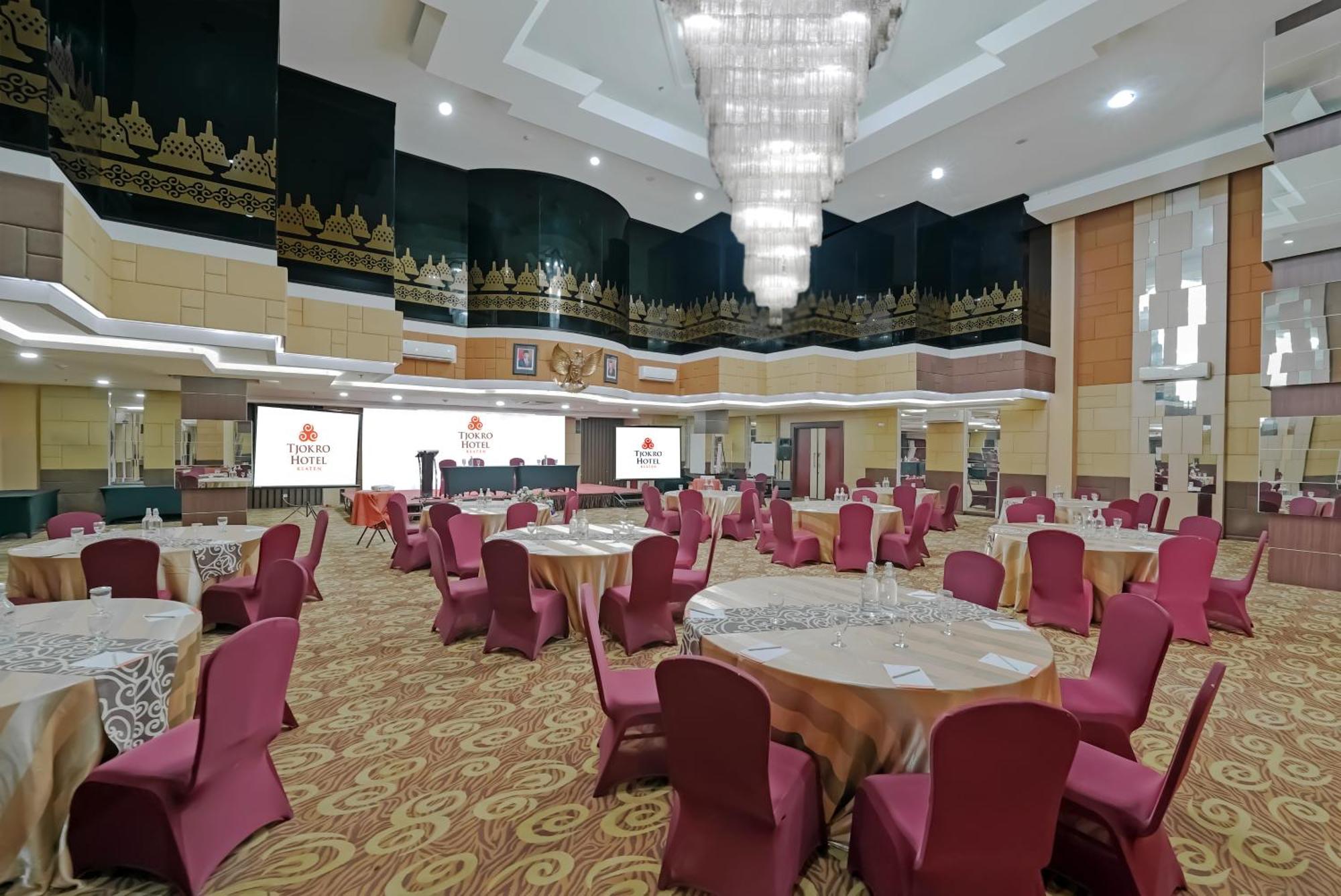 Tjokro Hotel Klaten Esterno foto