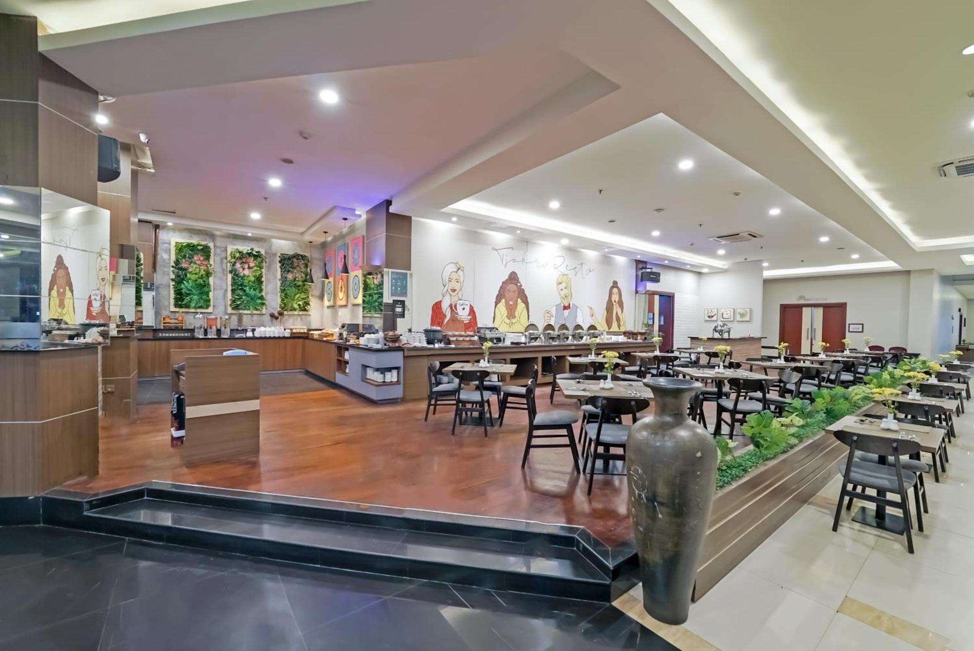 Tjokro Hotel Klaten Esterno foto