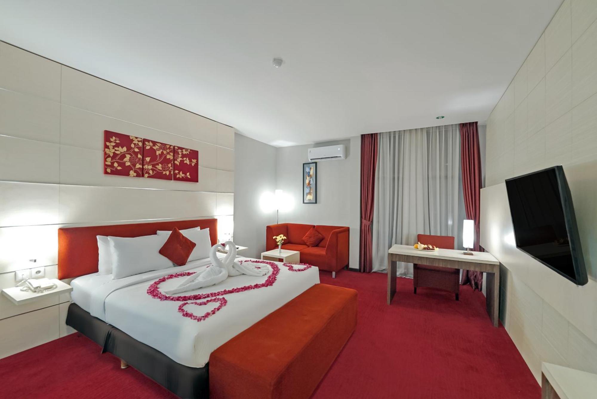 Tjokro Hotel Klaten Esterno foto
