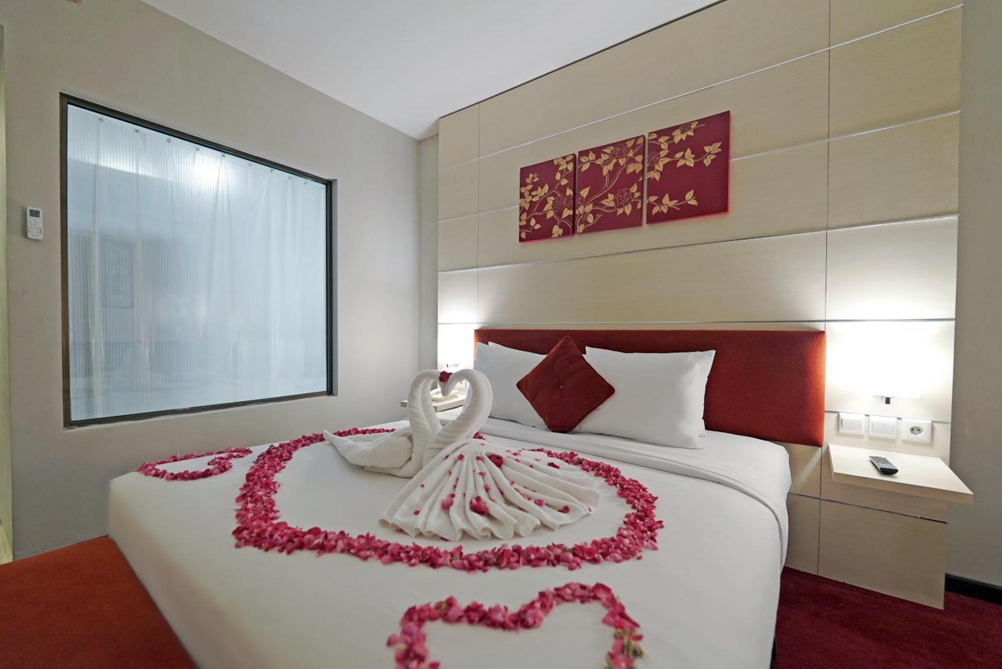Tjokro Hotel Klaten Esterno foto