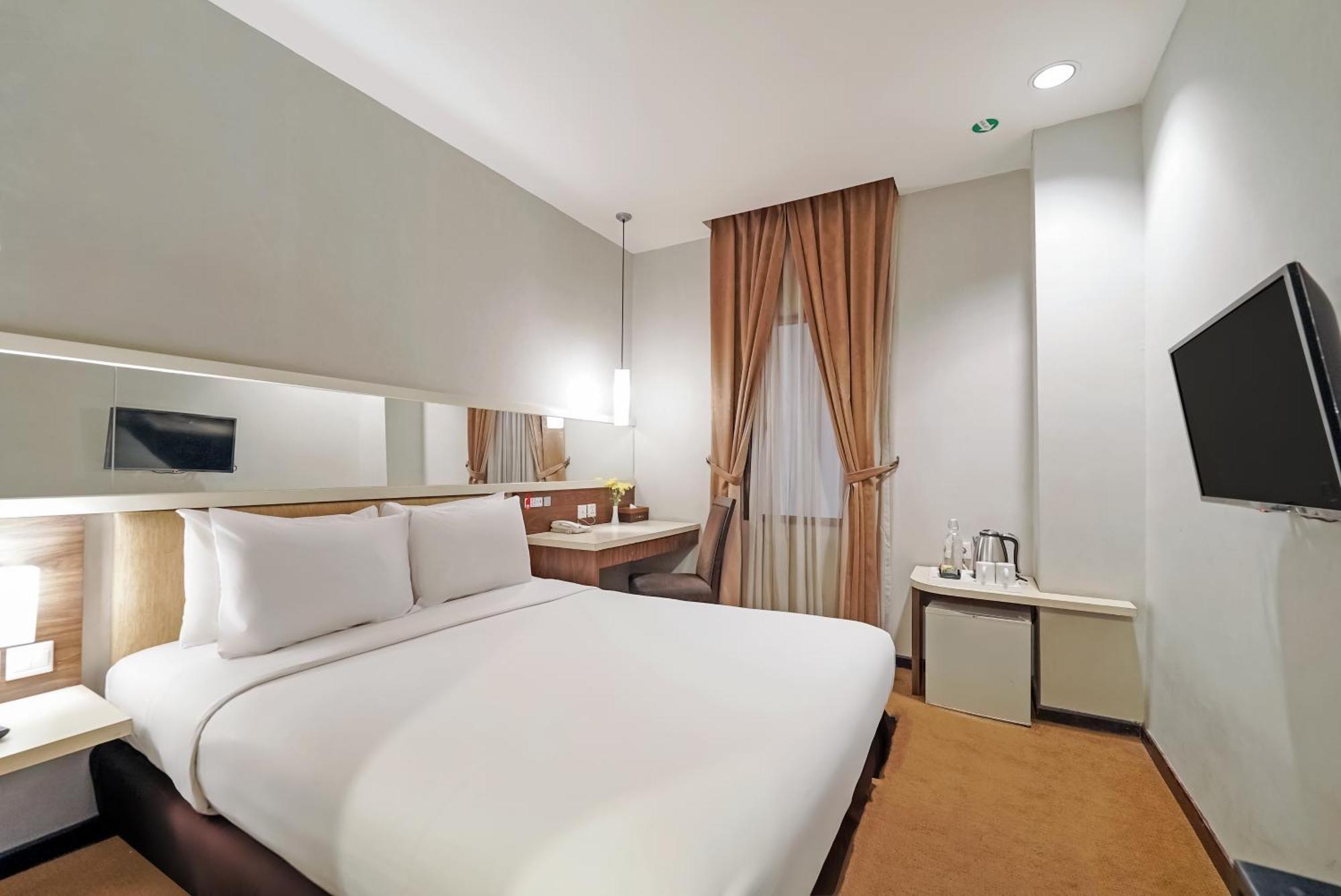 Tjokro Hotel Klaten Esterno foto