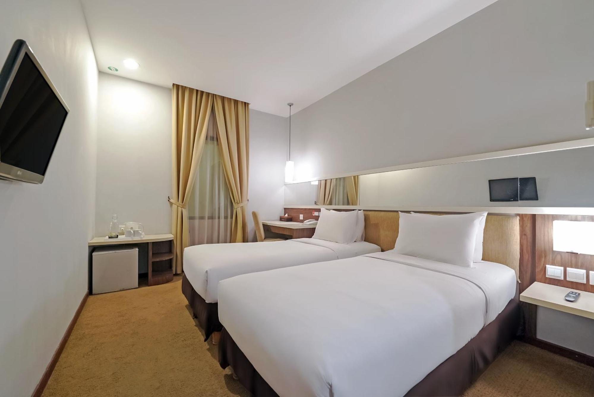Tjokro Hotel Klaten Esterno foto