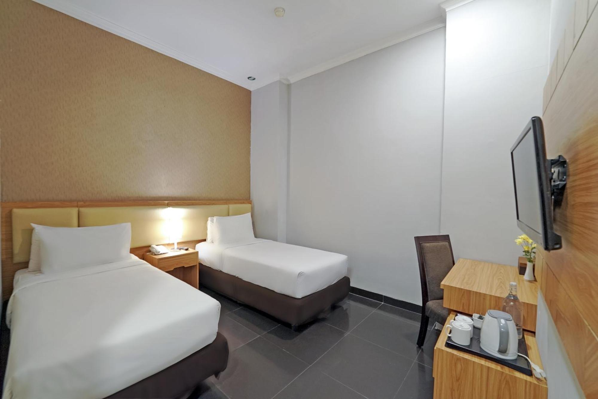 Tjokro Hotel Klaten Esterno foto