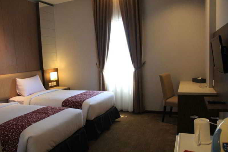 Tjokro Hotel Klaten Esterno foto