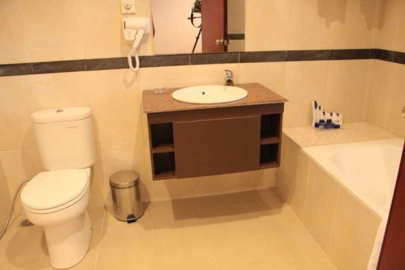 Tjokro Hotel Klaten Esterno foto