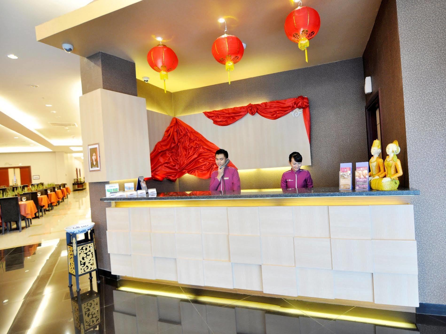 Tjokro Hotel Klaten Esterno foto