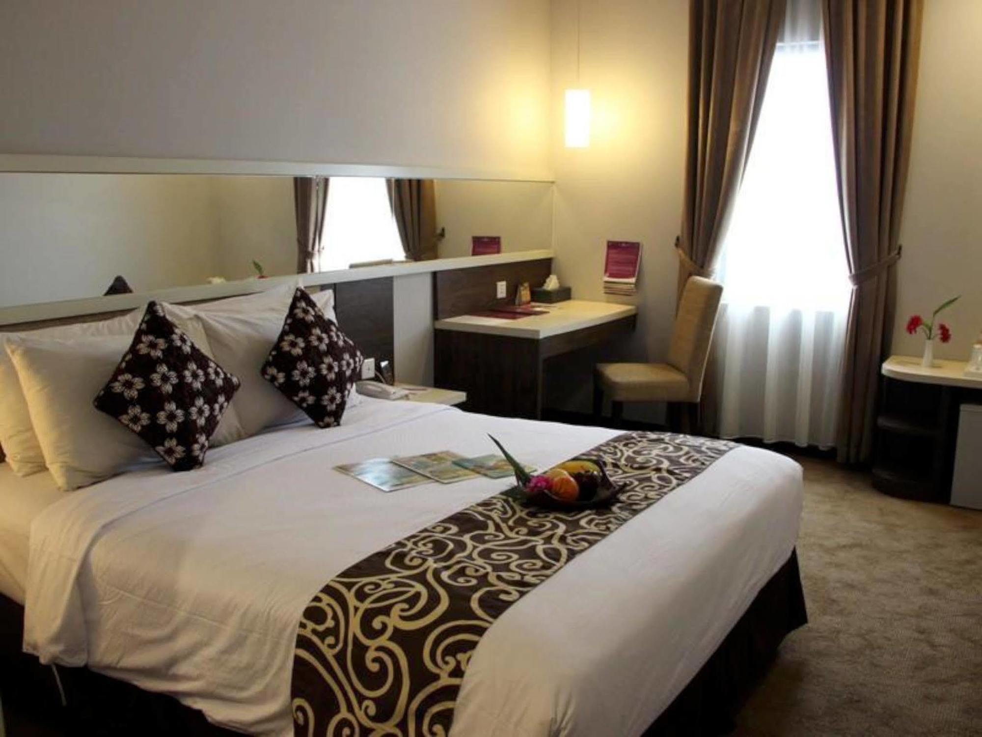 Tjokro Hotel Klaten Esterno foto